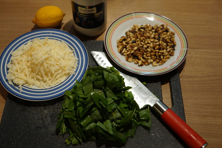 Bärlauch-Pesto mit gerösteten Pinienkernen | Sauerlandgriller